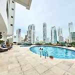 2Br Apartment In Front Of The Beach
